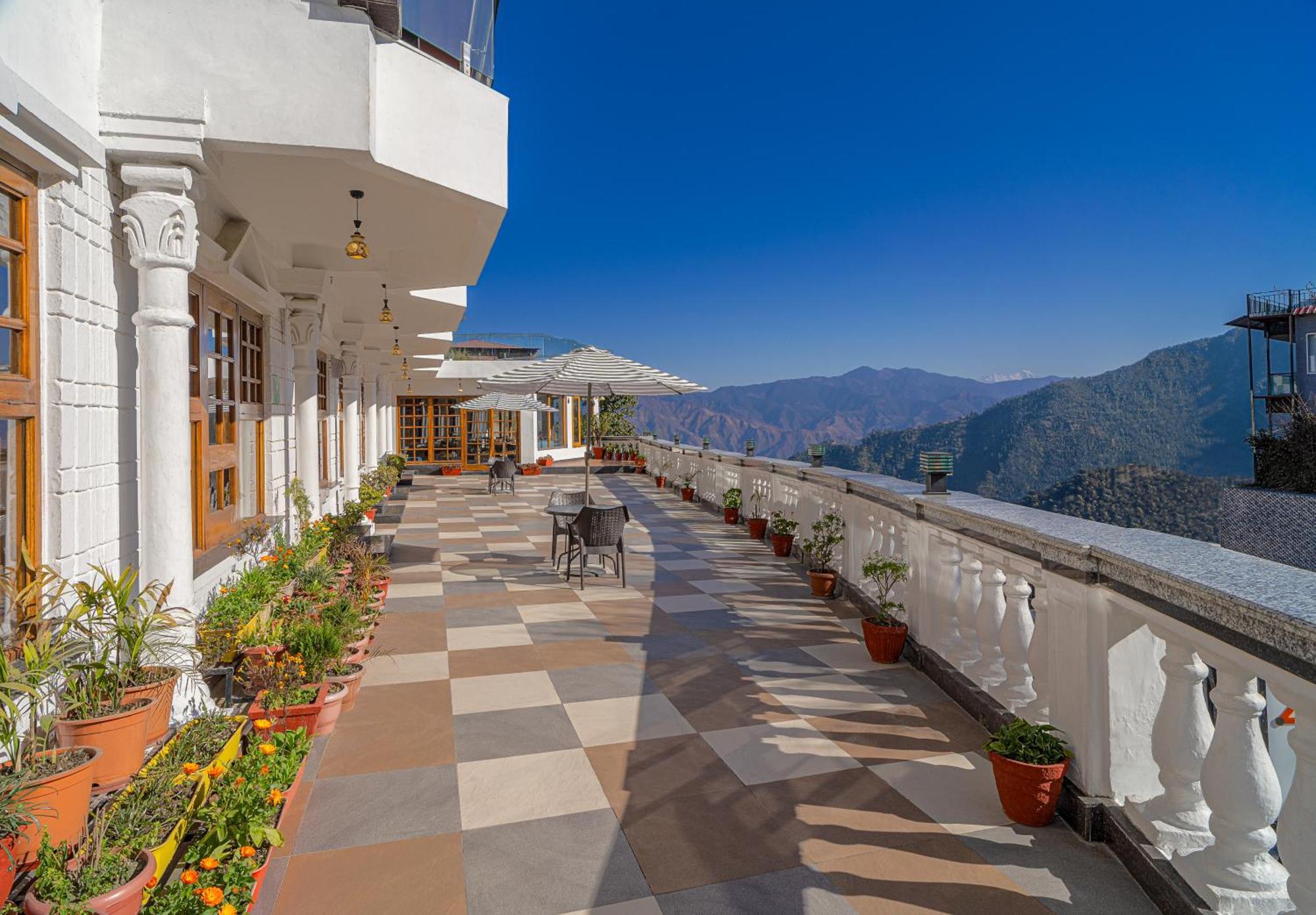 Zone Connect By The Park Mussoorie Hotel Bagian luar foto