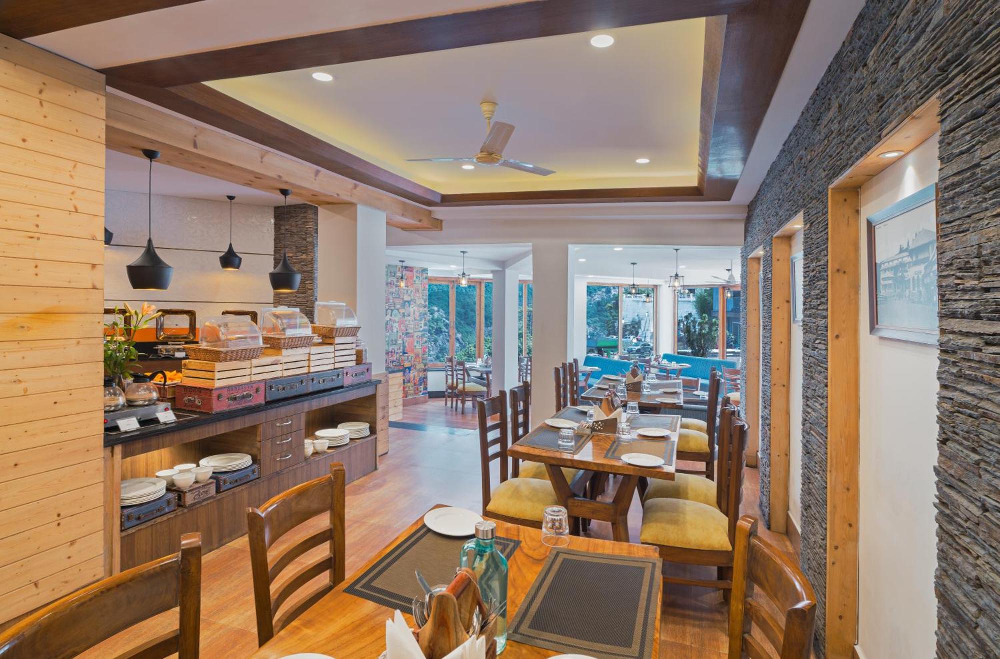 Zone Connect By The Park Mussoorie Hotel Bagian luar foto